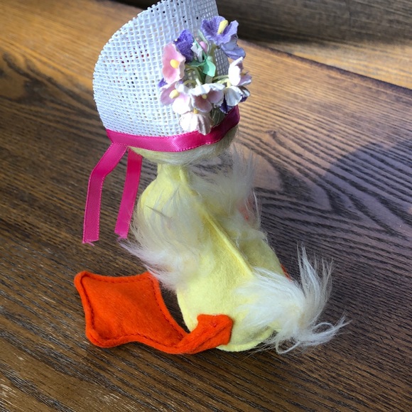 Annalee Spring Easter Bonnet Duckling - Picture 2 of 3